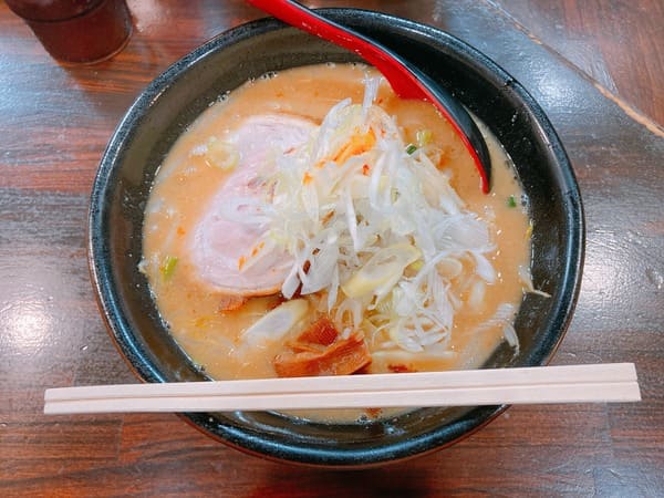 池袋で味噌ラーメンを食べるなら 麺処 花田 で決まり 歩いてローカル